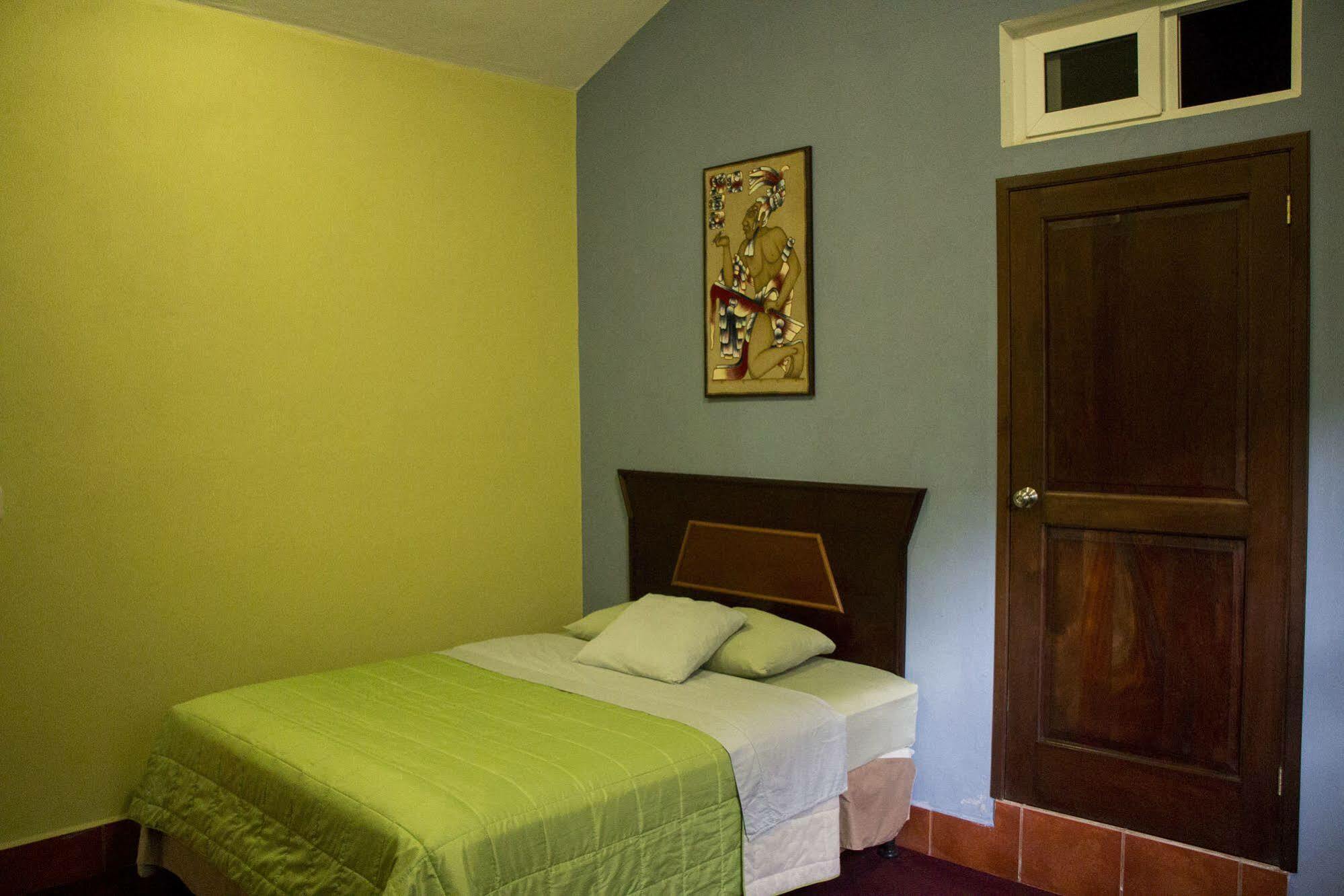 Hotel Ribiera Del Lago Peten Itza San Roman Exterior foto