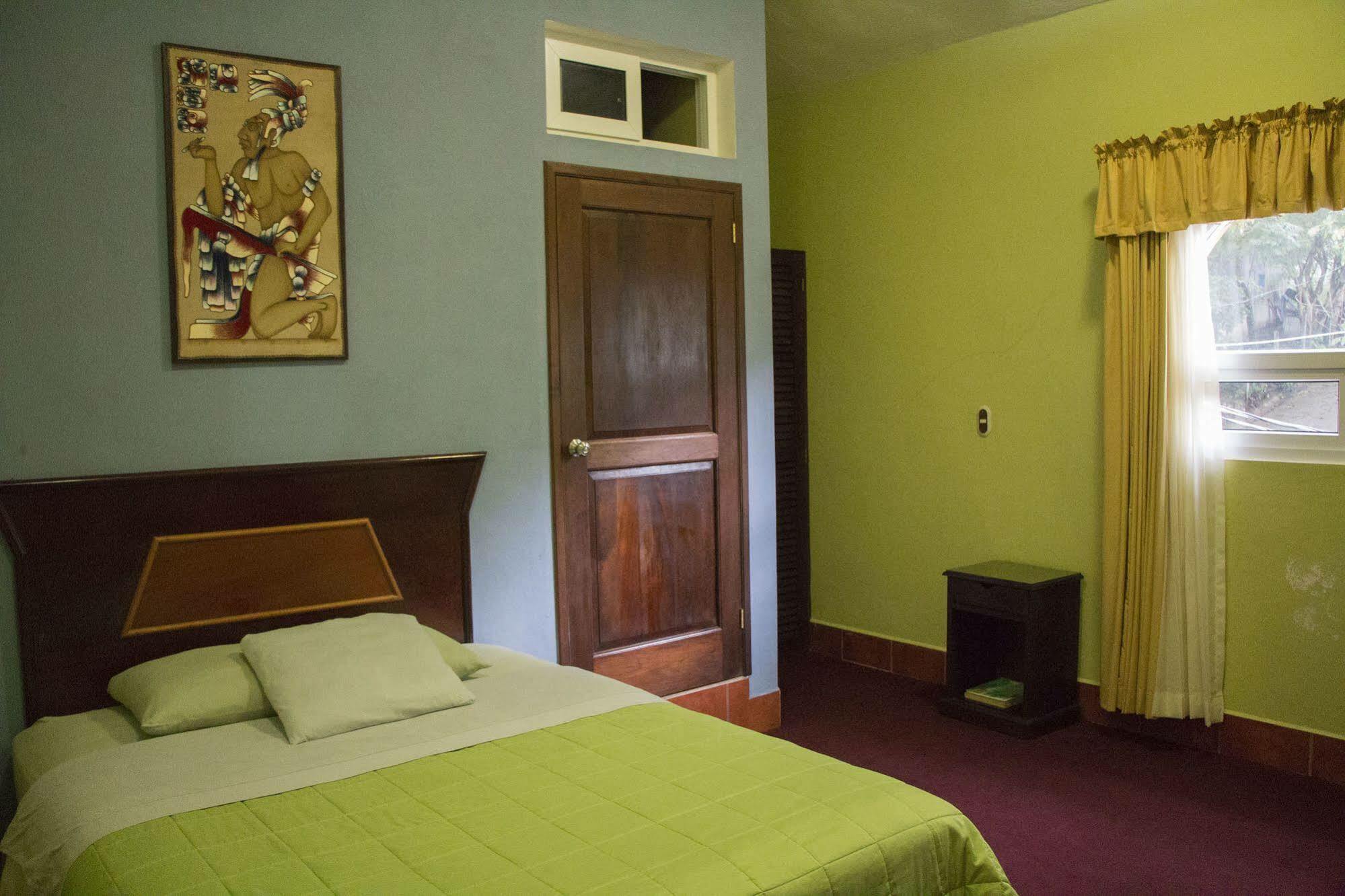 Hotel Ribiera Del Lago Peten Itza San Roman Exterior foto