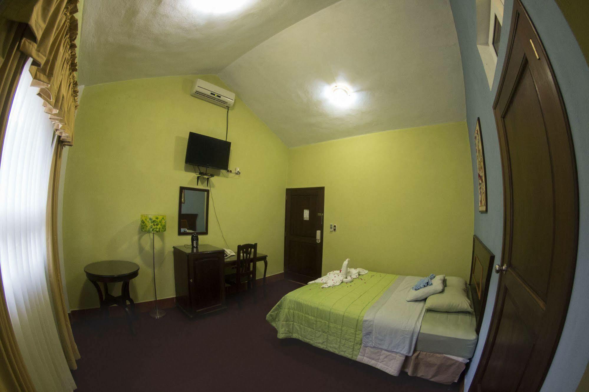 Hotel Ribiera Del Lago Peten Itza San Roman Exterior foto